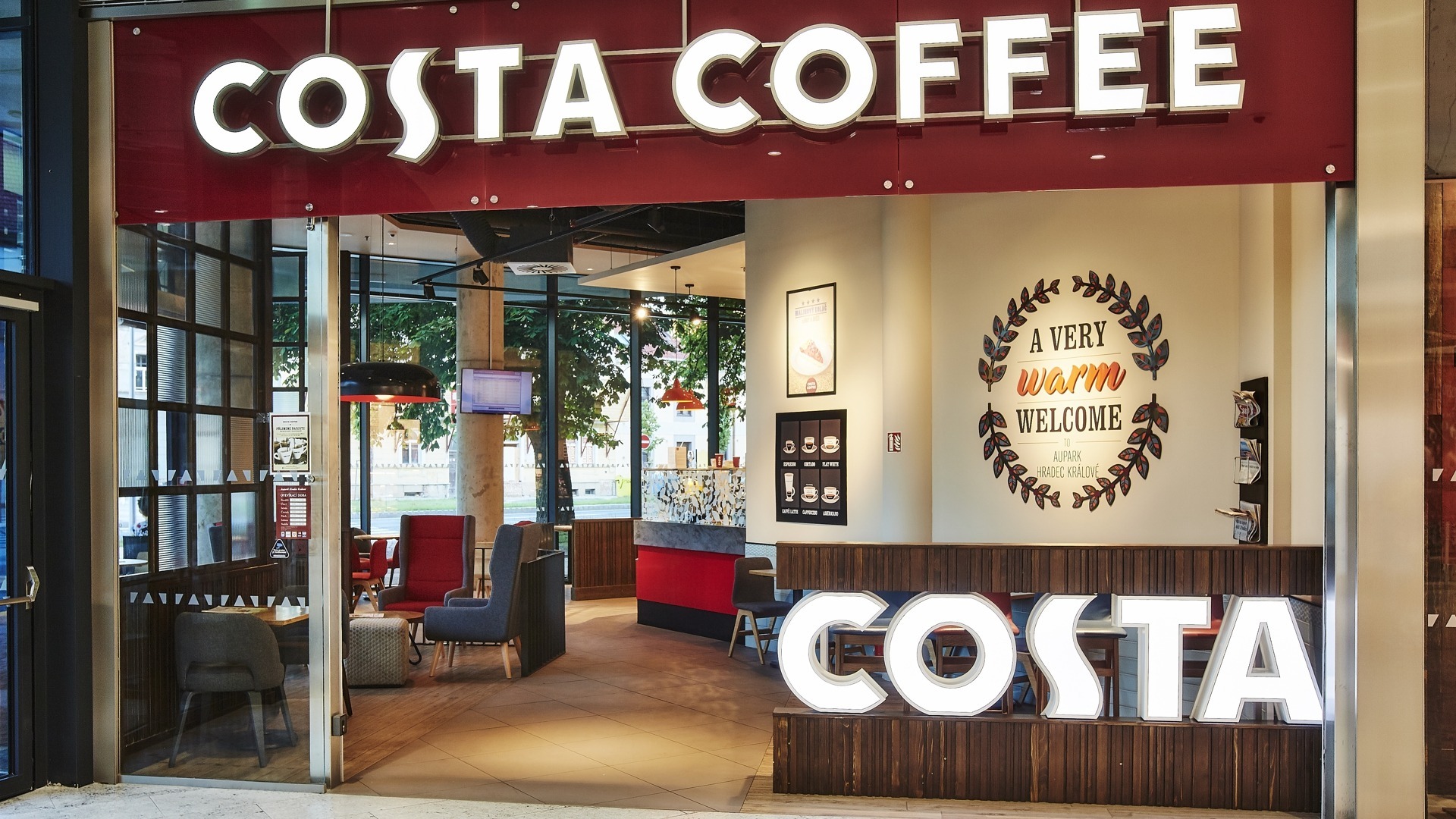 FESCHU Costa Coffee Aupark Hradec Králové vstup logo